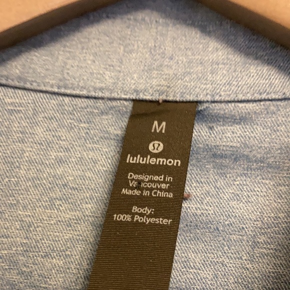 Lululemon Blue Button Up Shirt Size Medium - Picture 13 of 13